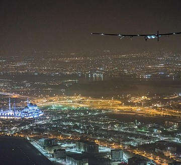 Solarflieger-vollendet-bahnbrechende-Weltumrundung